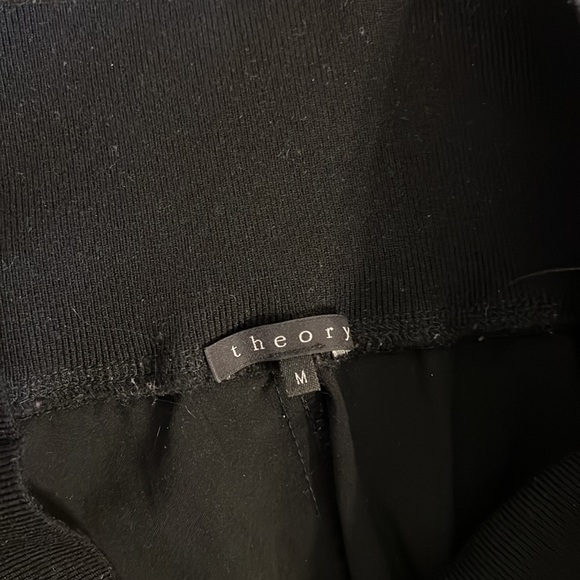 Theory size M skirt - Picture 2 of 4